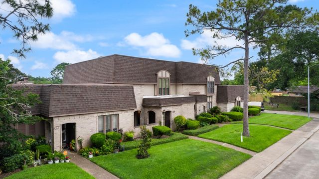 69 S Bachelor Button Street, Lake Jackson, TX 77566