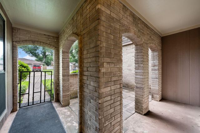 69 S Bachelor Button Street, Lake Jackson, TX 77566