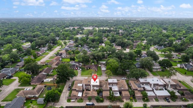 69 S Bachelor Button Street, Lake Jackson, TX 77566