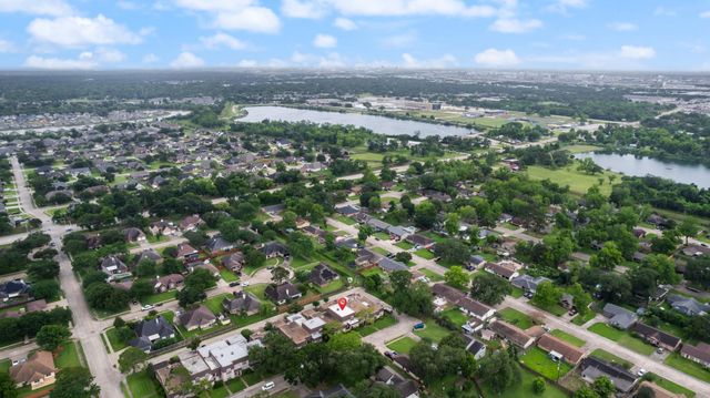 69 S Bachelor Button Street, Lake Jackson, TX 77566
