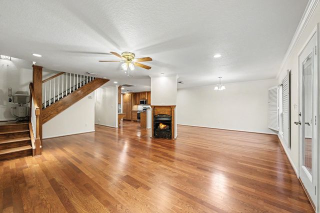 69 S Bachelor Button Street, Lake Jackson, TX 77566