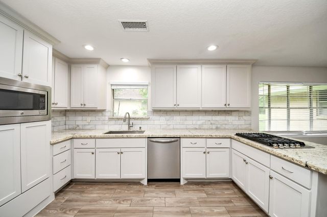 19435 Interstate 45, Spring, TX 77388