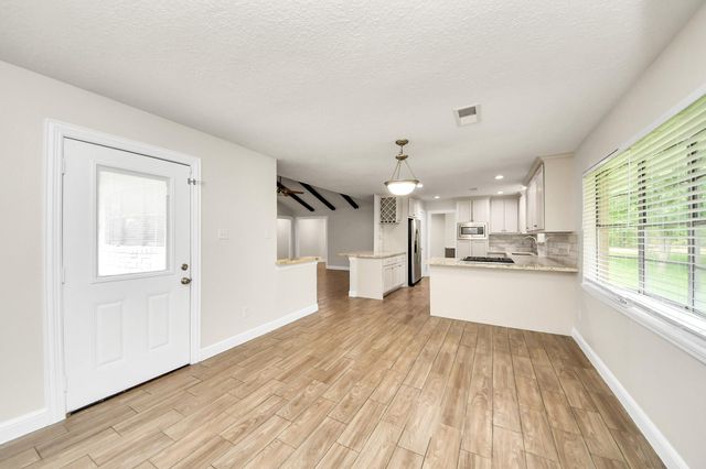 19435 Interstate 45, Spring, TX 77388