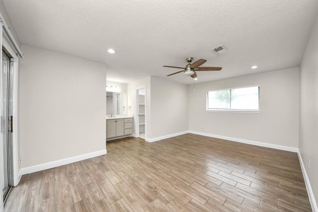 19435 Interstate 45, Spring, TX 77388