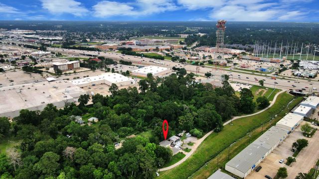 19435 Interstate 45, Spring, TX 77388