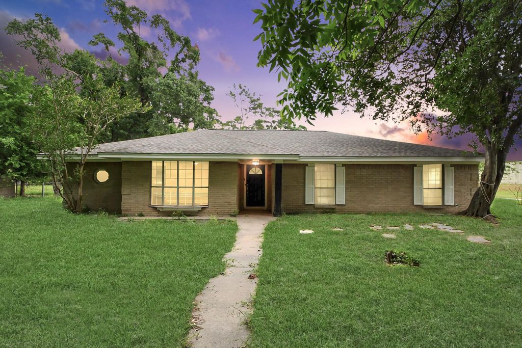 19435 Interstate 45, Spring, TX 77388