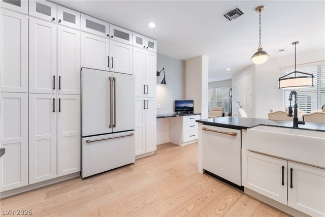 1920 Summer Palm Place 103, Las Vegas, NV 89134