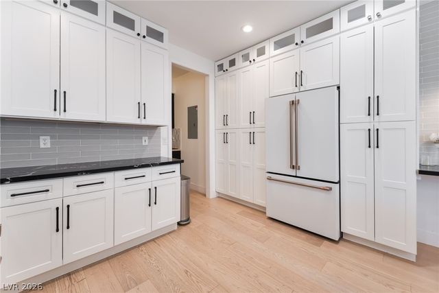 1920 Summer Palm Place 103, Las Vegas, NV 89134