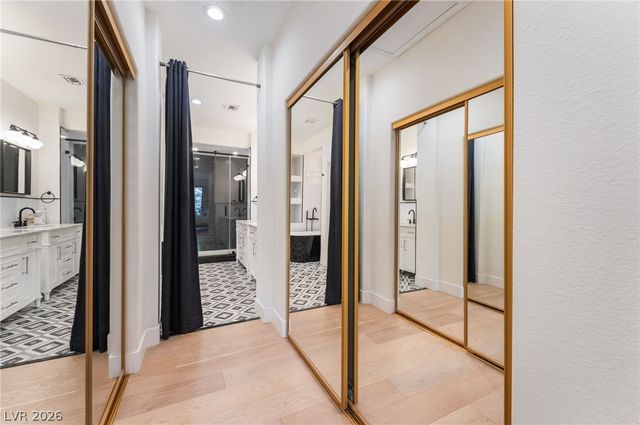 1920 Summer Palm Place 103, Las Vegas, NV 89134