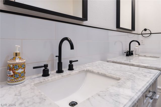 1920 Summer Palm Place 103, Las Vegas, NV 89134