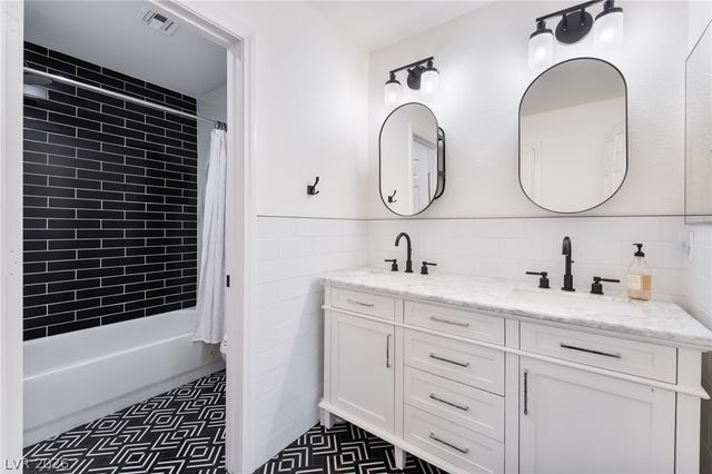 1920 Summer Palm Place 103, Las Vegas, NV 89134