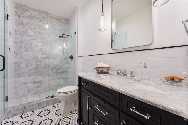 1920 Summer Palm Place 103, Las Vegas, NV 89134