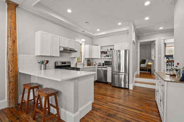 45 Green St A, Boston, MA 02130