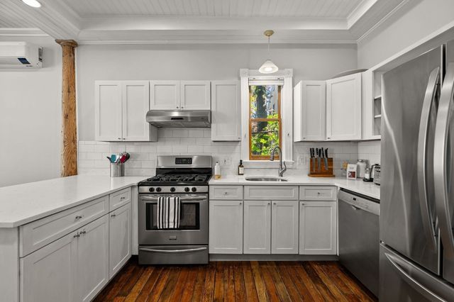45 Green St A, Boston, MA 02130