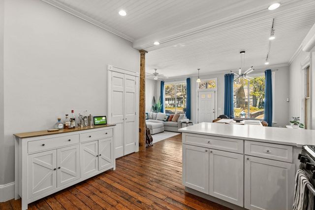 45 Green St A, Boston, MA 02130