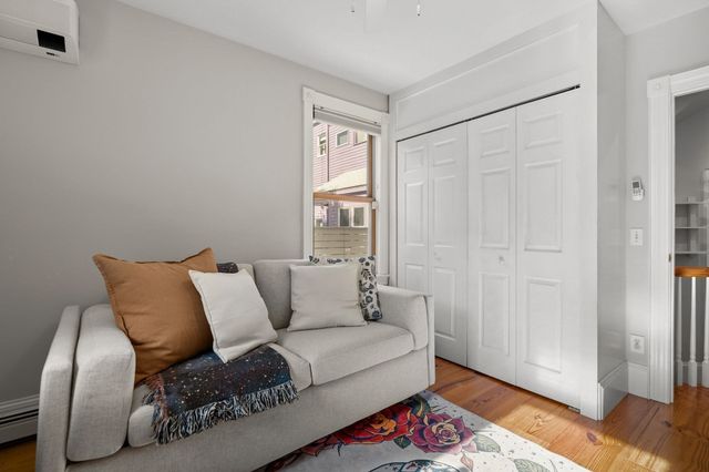 45 Green St A, Boston, MA 02130