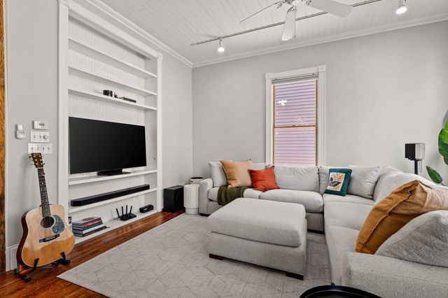 45 Green St A, Boston, MA 02130