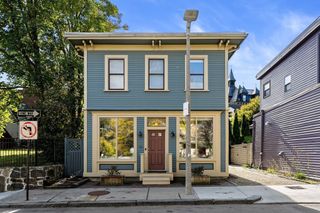45 Green St A, Boston, MA 02130