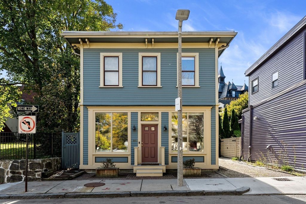 45 Green St A, Boston, MA 02130
