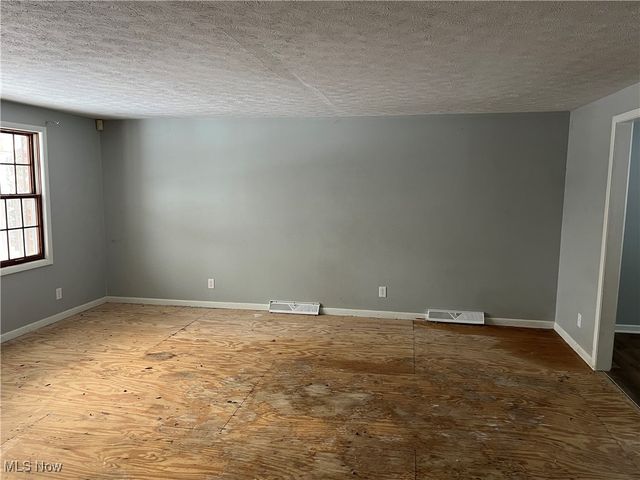 208 Ridgewood Boulevard, Minerva, OH 44657