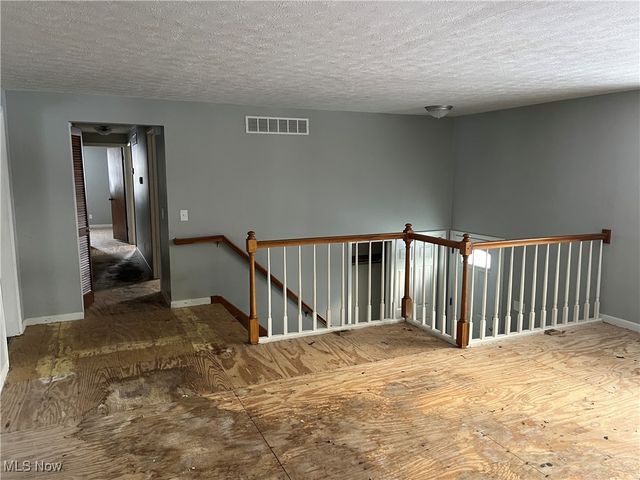 208 Ridgewood Boulevard, Minerva, OH 44657