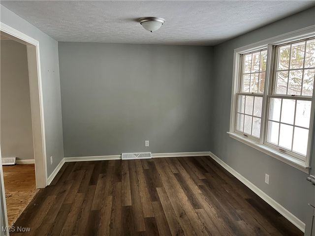 208 Ridgewood Boulevard, Minerva, OH 44657