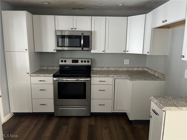 208 Ridgewood Boulevard, Minerva, OH 44657