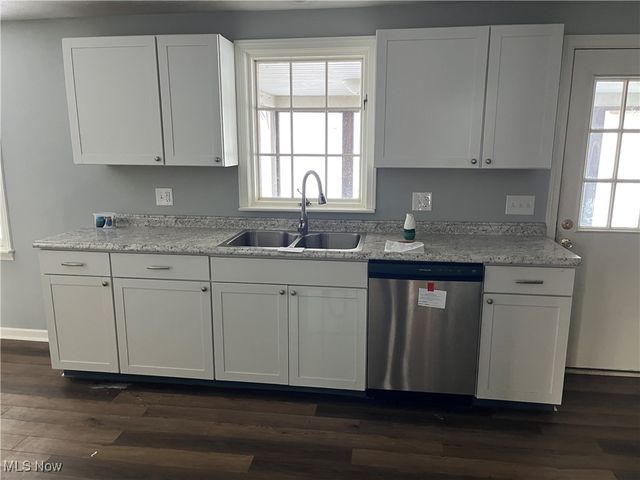 208 Ridgewood Boulevard, Minerva, OH 44657