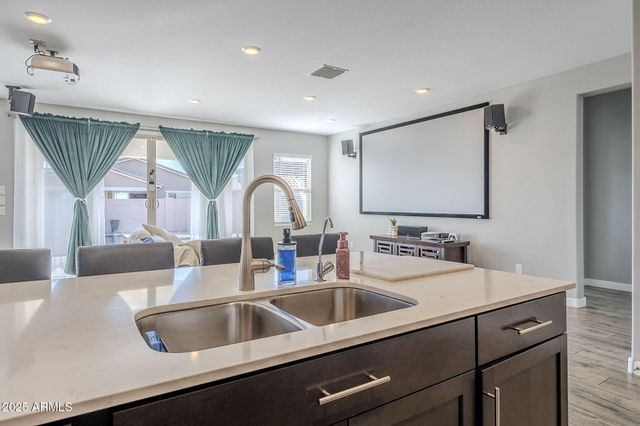 9935 E THORNBUSH Avenue, Mesa, AZ 85212