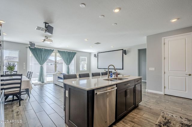 9935 E THORNBUSH Avenue, Mesa, AZ 85212