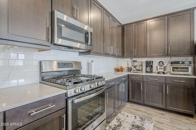 9935 E THORNBUSH Avenue, Mesa, AZ 85212