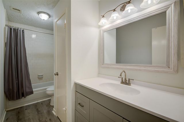 1911 Ripple Creek Drive, Missouri City, TX 77489