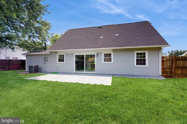 20 EXPERT LN, Willingboro, NJ 08046