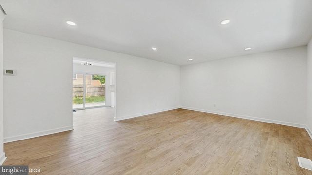 20 EXPERT LN, Willingboro, NJ 08046