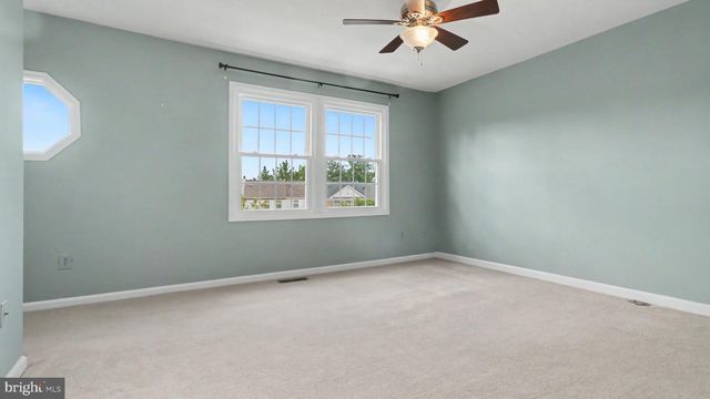 21744 LEATHERLEAF CIR, Sterling, VA 20164