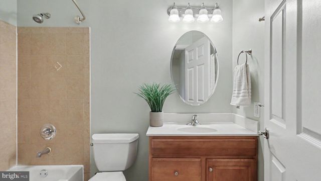 21744 LEATHERLEAF CIR, Sterling, VA 20164