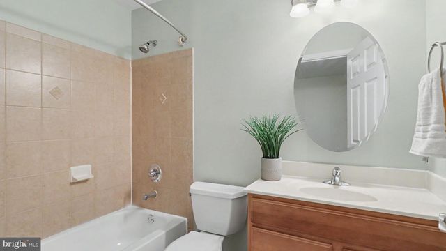 21744 LEATHERLEAF CIR, Sterling, VA 20164