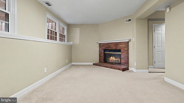 21744 LEATHERLEAF CIR, Sterling, VA 20164