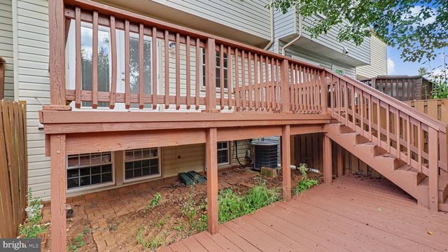 21744 LEATHERLEAF CIR, Sterling, VA 20164