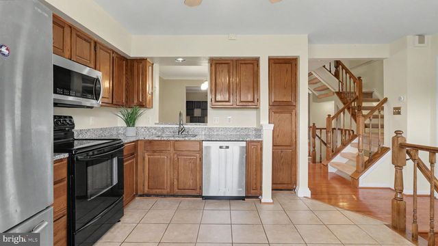 21744 LEATHERLEAF CIR, Sterling, VA 20164