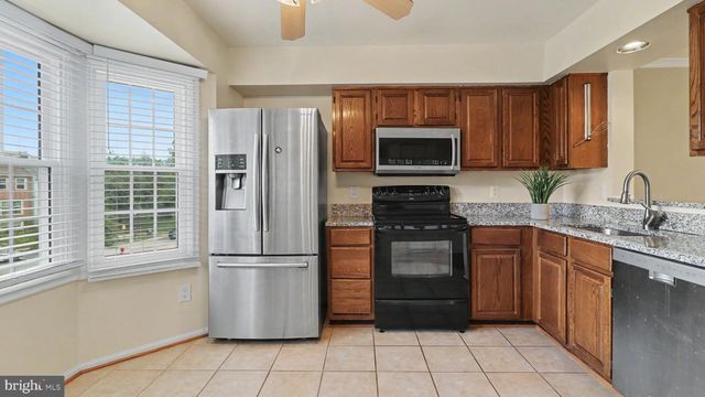 21744 LEATHERLEAF CIR, Sterling, VA 20164