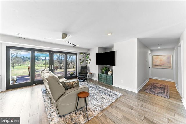 1056 LENAPE RD, West Chester, PA 19382
