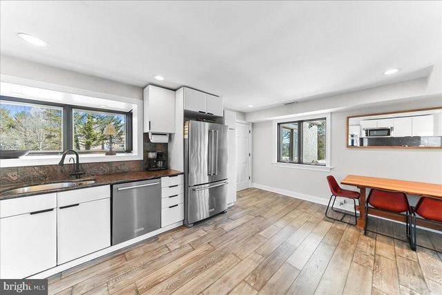 1056 LENAPE RD, West Chester, PA 19382