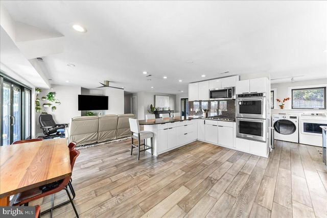 1056 LENAPE RD, West Chester, PA 19382