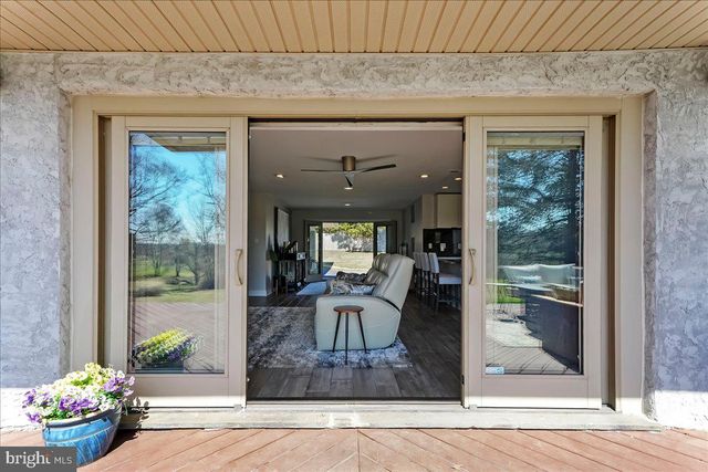 1056 LENAPE RD, West Chester, PA 19382