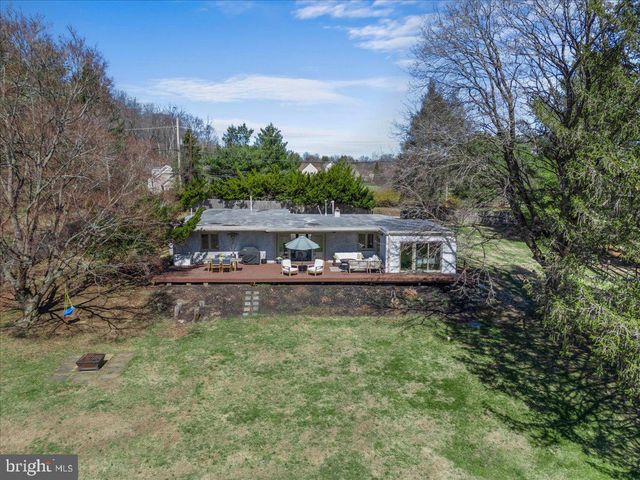 1056 LENAPE RD, West Chester, PA 19382