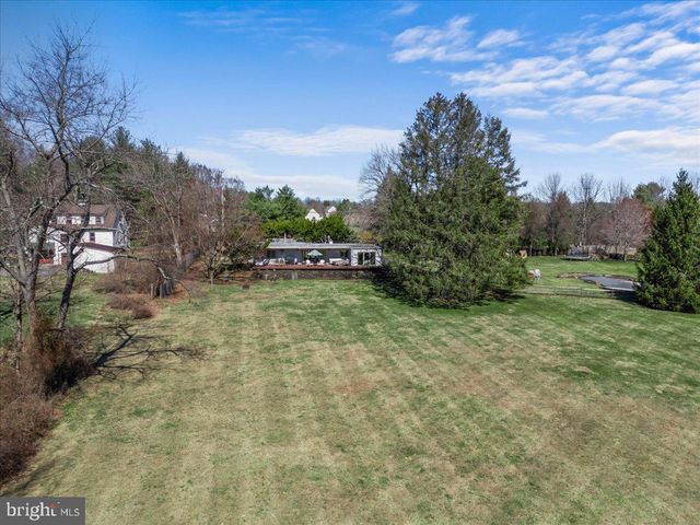 1056 LENAPE RD, West Chester, PA 19382