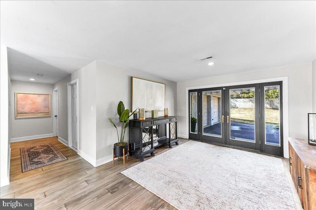 1056 LENAPE RD, West Chester, PA 19382