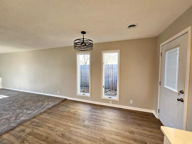 1812 W Riga Avenue, Marion, IN 46952