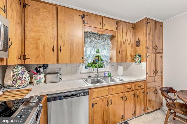3779 FAIRVIEW DR, Berkeley Springs, WV 25411